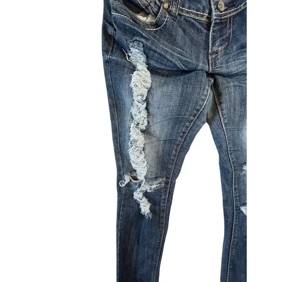 Almost Famous Jeans Women 9 Mid Rise Distressed Stretch Always Fabulous (W32 L31 - Picture 10 of 16